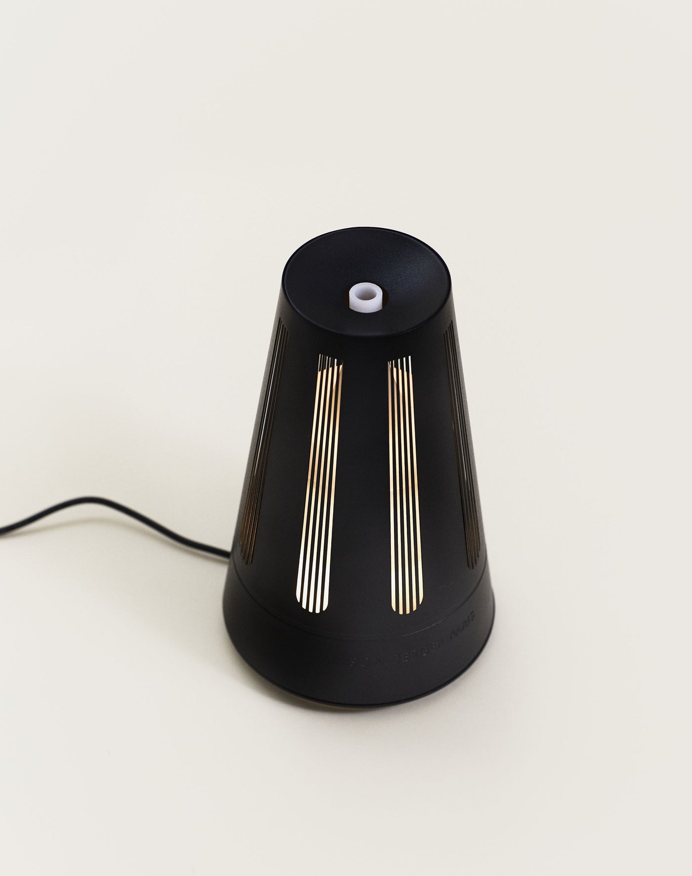 Amphora Black Satin Mist Diffuser with Zest of Verbena