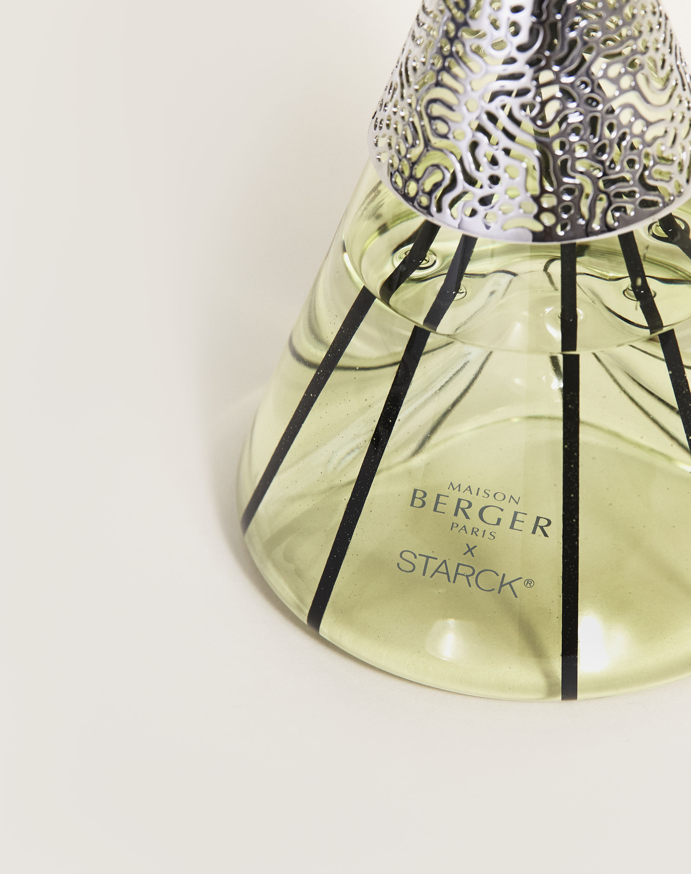 Starck Green with Peau d’Ailleurs Scented Bouquet