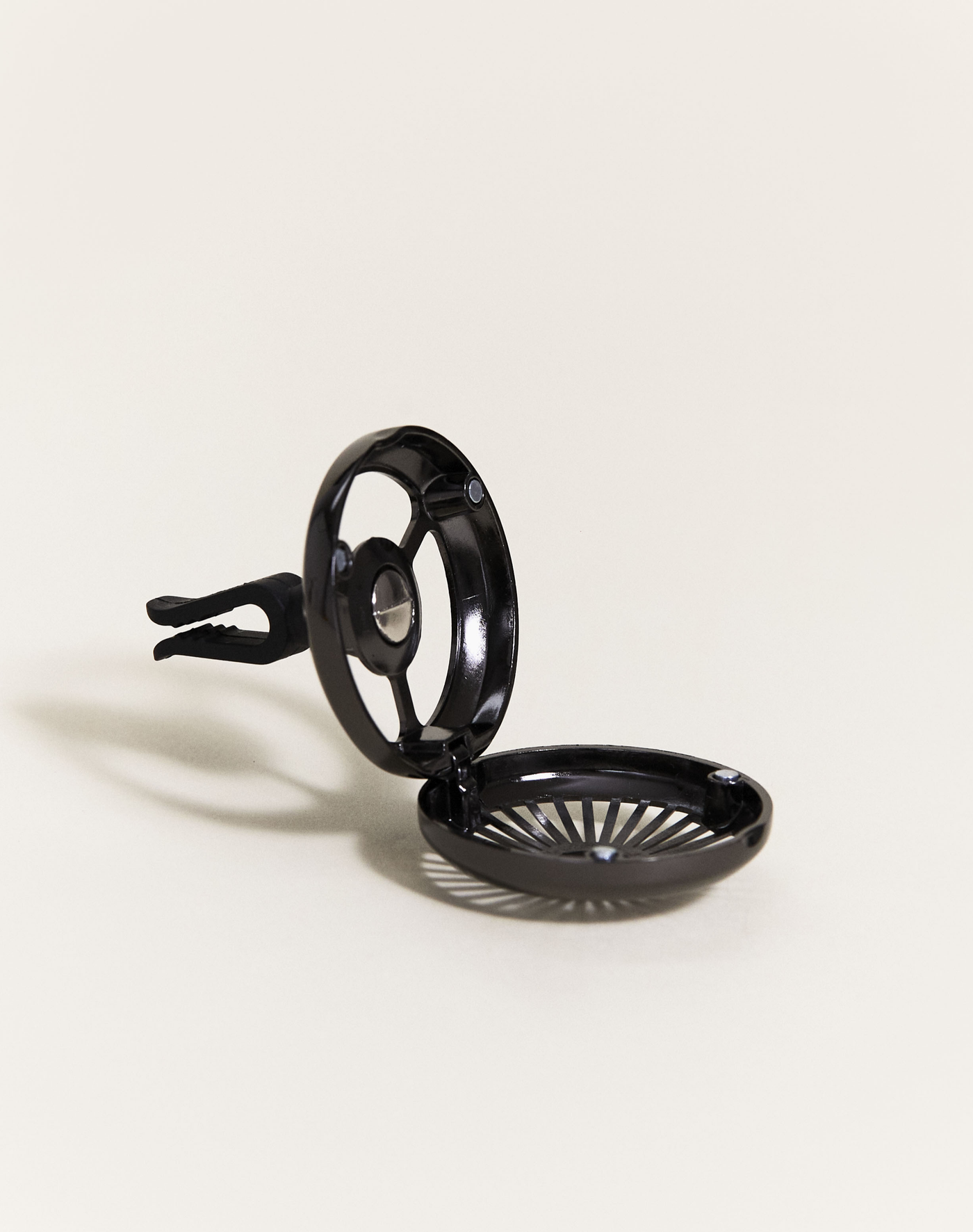 Black Wheel Car Diffuser Vent Clip